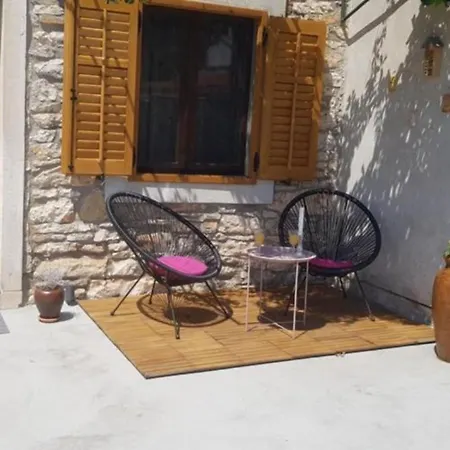 Charming & Stelio Apartmán Marčana